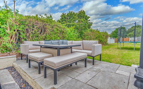 Dockyard House: Meubles, Mobilier De Jardin, Espace Public, Chaise, Jardin, Tableau De Plein Air, Patio, Canapé