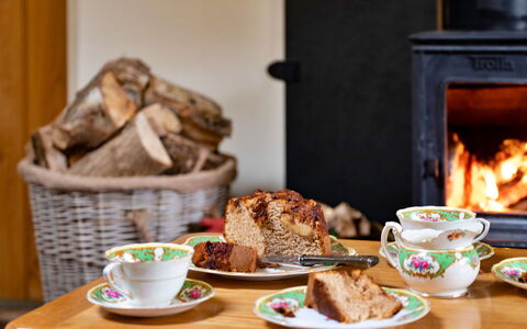 Drovers Retreat: Vaisselle, Serveware, Coupe, Tasse À Café, Drinkware, Théière, Aliments, Vaisselle, Tasse À Thé, Porcelaine