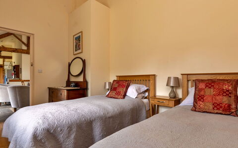 Drovers Retreat: Meubles, Mur, Lit, Sol, Design Intérieur, Sol, Chambre, Bois, Drap De Lit, Plafond