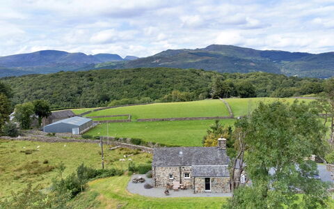 Penclogwynau: Herbe, Maison, Prairie, Zone Rurale, Paysage, Chalet, Montagnes, Colline, Lot Terre