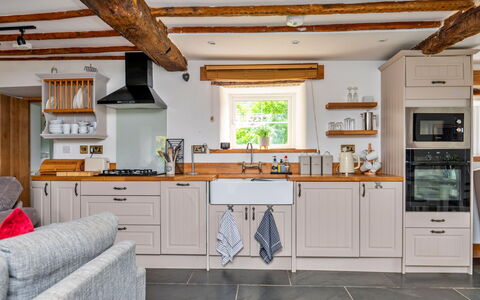 Penclogwynau: Cuisine, Sol, Comptoir, Meubles, Bois, Design Intérieur, Cabinetry, Sol, Plafond, Domicile