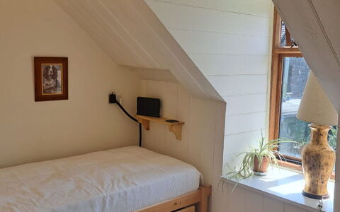 Waen Fechan: Meubles, Design Intérieur, Sol, Sol, Lit, Chambre, Mur, Bois, Pièce, Textile