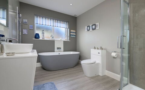 Tan-Y-Foel: Design Intérieur, Sol, Mur, Sol, Luminaire Plomberie, Salle De Bains, Plafond, Domicile, Éclairage, Baignoire