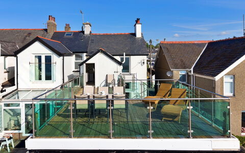 Awel Y Mor: Domicile, Composite, Balustrade, Balcon, Clôture, Daylighting, Porche, Acier, Escaliers