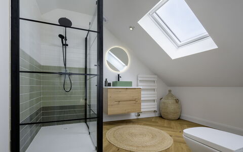 Hampton Coast: Design Intérieur, Sol, Luminaire Plomberie, Sol, Plafond, Salle De Bains, Éclairage, Luminaire, Plomberie, Tuile