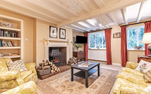 Dolhyfryd Lodge: Meubles, Design Intérieur, Mur, Sol, Bois, Canapé, Sol, Plafond, Salon, Pièce