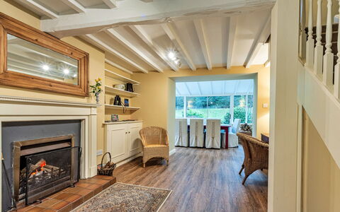 Dolhyfryd Lodge: Design Intérieur, Meubles, Mur, Sol, Bois, Plafond, Sol, Éclairage, Parquet, Salon