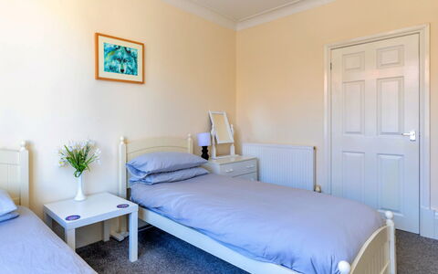 Colwyn Bay 646: Chambre, Lit, Meubles, Bois, Design Intérieur, Drap De Lit, Sol, Literie, Sol, Pièce