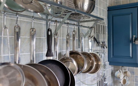 Ty Pen Y Bryn, Castle Views: Pot Rack, Cuisine, Étagère, Rayonnage, Vaisselle, Serveware
