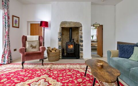 Merddyn Cottage: Meubles, Bois, Sol, Design Intérieur, Domicile, Sol, Pièce, Salon, Foyer, Tapis
