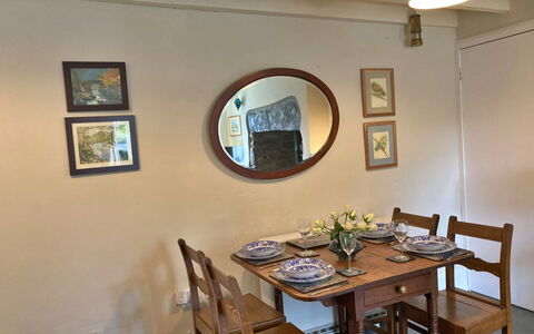 Pen-Y-Groes: Meubles, Design Intérieur, Mur, Bois, Table, Salle À Manger, Sol, Cadre, Table Cuisine Et Salle A Manger, Pièce
