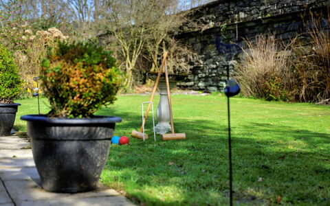 Dyffryn: Vert, Arbuste, Jardin, Pot De Fleur, Pelouse, Arrière-Cour, Aménagement Paysager, Cour, Plante D'Appartement
