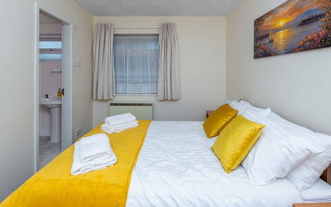 Nant Y Mynydd: Appartement, Literie, Chambre, Drap De Lit, Lit, Hôtel, Cadre De Lit, Oreiller