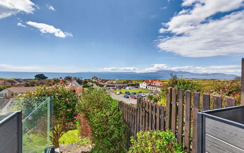 Seamill Beach House: Ciel, Bleu, Nuage, Zone Résidentielle, Banlieue, Océan, Cumulus, Côte, Aménagement Paysager, Meteorologique Phénomène