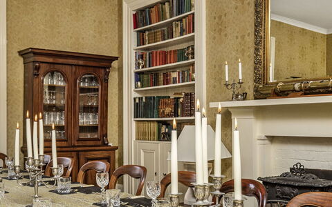 Ormidale House: Meubles, Design Intérieur, Bois, Table, Salle À Manger, Éclairage, Sol, Rayonnage, Étagère, Table Cuisine Et Salle A Manger