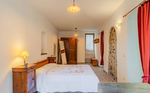 La Finestra sul Lago: Meubles, Design Intérieur, Mur, Sol, Sol, Plafond, Bois, Pièce, Lit, Chambre