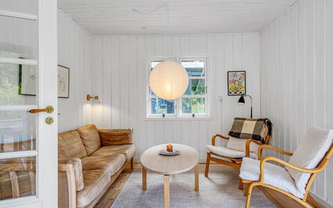 Andrina - 350M from the Sea: Bois, Sol, Design Intérieur, Sol, Plafond, Domicile, Salon, Luminaire, Parquet, Tache De Bois
