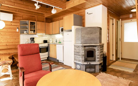 Koli Country Club B 5: Bois, Meubles, Plafond, Design Intérieur, Chalet, Domicile, Pièce, Sol, Tache De Bois, Cabane En Rondins