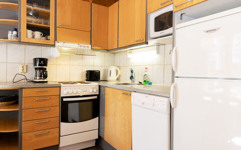 Koli Country Club B 5: Appareil De Cuisine, Bois, Cuisine, Principaux Appliance, Design Intérieur, Sol, Meubles, Cabinetry, Sol, Comptoir