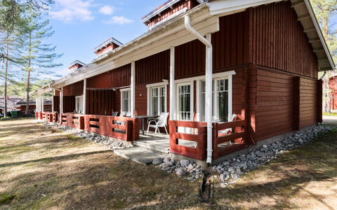 Koli Country Club B 7: Chalet, Maison, Domicile, Établissements Humains, Porte, Porche, Siding, Biens, Ombre, Cour