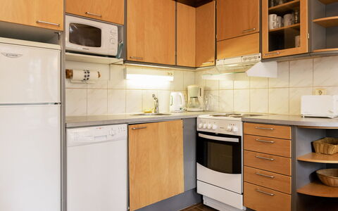 Koli Country Club B 7: Appareil De Cuisine, Cuisine, Principaux Appliance, Bois, Sol, Comptoir, Design Intérieur, Cabinetry, Sol, Meubles