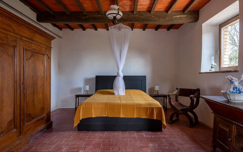 Casa Amelia, Pool, Casole Elsa, Monti: Meubles, Design Intérieur, Sol, Lit, Chambre, Mur, Sol, Bois, Plafond, Pièce