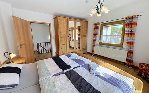 Albert: Meubles, Design Intérieur, Lit, Chambre, Bois, Plafond, Pièce, Sol, Sol, Drap De Lit