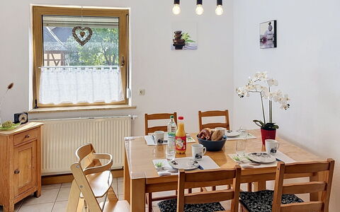 Albert: Meubles, Design Intérieur, Sol, Bois, Table, Salle À Manger, Chaise, Table Cuisine Et Salle A Manger, Sol, Pièce