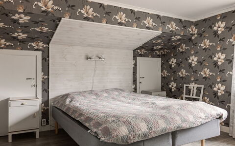 Lantdrömmen: Chambre, Lit, Meubles, Drap De Lit, Literie, Design Intérieur, Sol, Bois, Sol, Linge