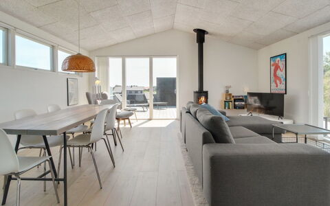 Fromer - 800M from the Sea: Sol, Bois, Plafond, Sol, Meubles, Design Intérieur, Parquet, Table Cuisine Et Salle A Manger, Domicile, Salon