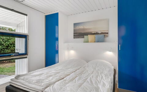 Jale - 300M from the Sea: Design Intérieur, Plafond, Sol, Chambre, Appartement, Drap De Lit, Lit, Literie, Conception, Hôtel