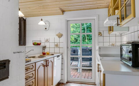 Söffren - 450M to the Fjord: Sol, Cuisine, Bois, Design Intérieur, Comptoir, Sol, Cabinetry, Plafond, Appareil De Cuisine, Meubles