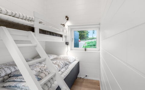 Filippine - 800M from the Sea: Domicile, Lit Superposé, Chambre, Daylighting, Literie, Planche, Dortoir, Lit, Gelé