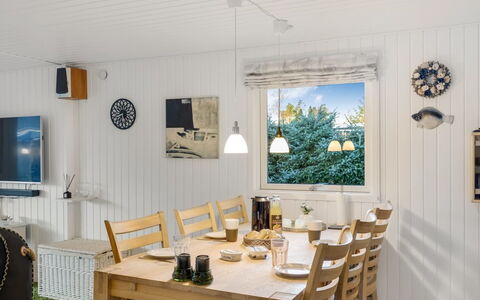 Alkmar - from the Sea: Meubles, Bois, Design Intérieur, Plafond, Sol, Salle À Manger, Table, Sol, Pièce, Table Cuisine Et Salle A Manger