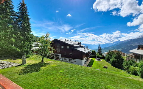 Résidence Mila N°2: Maison, Paysage, Domicile, Station De Montagne, Zone Rurale, Chaîne De Montagnes, Chalet, Pente, Mélèze, Vallée