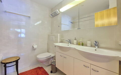 Résidence Mila N°2: Design Intérieur, Sol, Lavabo, Luminaire Plomberie, Sol, Évier, Salle De Bains, Robinet, Plafond, Armoire De Toilette