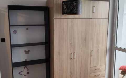 Elizabeth: Meubles, Design Intérieur, Mur, Chambre, Sol, Bois, Sol, Lit, Pièce, Éclairage