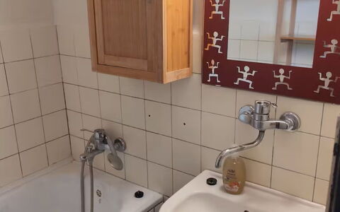 Elizabeth: Lavabo, Luminaire Plomberie, Salle De Bains, Sol, Évier, Sol, Robinet, Design Intérieur, Plomberie, Pièce