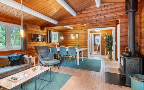 Marjanna - 500M to the Fjord: Bois, Domicile, Plafond, Design Intérieur, Chalet, Cabane En Rondins, Meubles, Porte, Salon, Dur