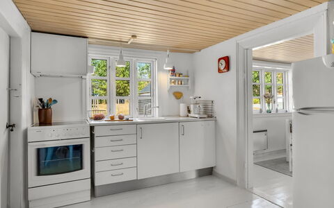 Safir - 1.7Km from the Sea: Cuisine, Sol, Appareil De Cuisine, Principaux Appliance, Comptoir, Design Intérieur, Bois, Sol, Électroménager, Plafond