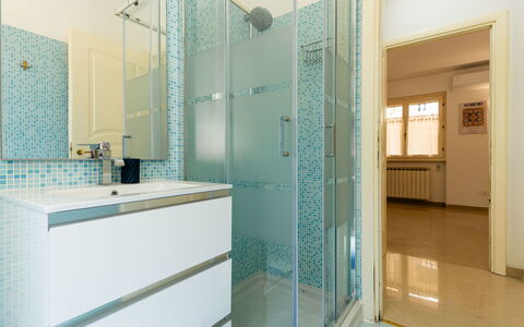 Casa Dell'Ulivo: Sol, Mur, Sol, Design Intérieur, Luminaire Plomberie, Plafond, Porte, Plomberie, Salle De Bains, Armoire De Toilette