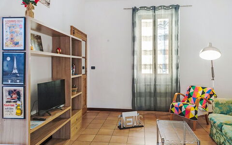 Verbania 695: Meubles, Design Intérieur, Sol, Sol, Bois, Pièce, Plafond, Salon, Table, Éclairage
