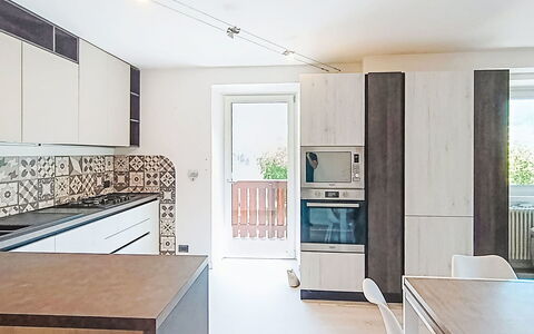 Federica: Sol, Cuisine, Design Intérieur, Comptoir, Sol, Bois, Plafond, Meubles, Appareil De Cuisine, Luminaire