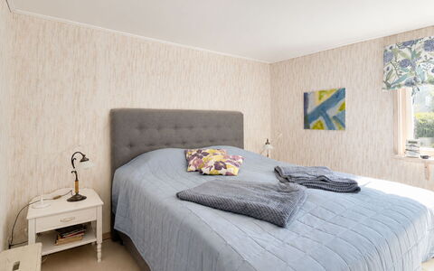 Jennys Pärla: Lit, Meubles, Design Intérieur, Chambre, Mur, Literie, Sol, Drap De Lit, Sol, Bois