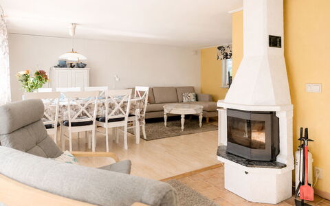 Jennys Pärla: Meubles, Design Intérieur, Sol, Bois, Sol, Pièce, Plafond, Salon, Éclairage, Canapé
