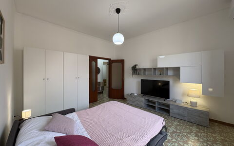 Sole Mare Sicilia: Meubles, Design Intérieur, Sol, Sol, Mur, Pièce, Plafond, Bois, Lit, Chambre