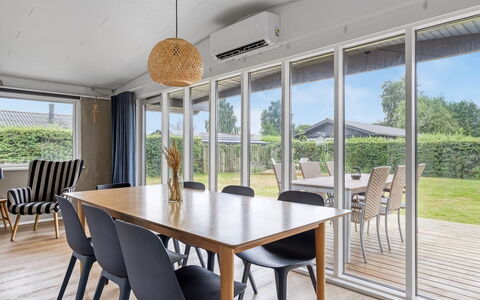 Solvey - 700M from the Sea: Meubles, Design Intérieur, Sol, Bois, Salle À Manger, Table Cuisine Et Salle A Manger, Sol, Table, Plafond, Chaise