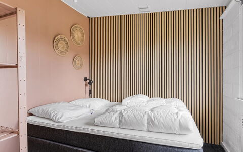Solvey - 700M from the Sea: Mur, Design Intérieur, Chambre, Lit, Sol, Drap De Lit, Sol, Literie, Plafond, Meubles