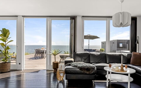 Lin - 80M from the Sea: Meubles, Design Intérieur, Canapé, Sol, Sol, Salon, Table, Parquet, Plafond