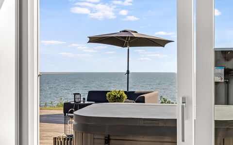 Lin - 80M from the Sea: Mer, Meubles, Océan, Balcon, Mobilier De Jardin, Côte, Chaise, Ombre, Plage, Plate-Forme